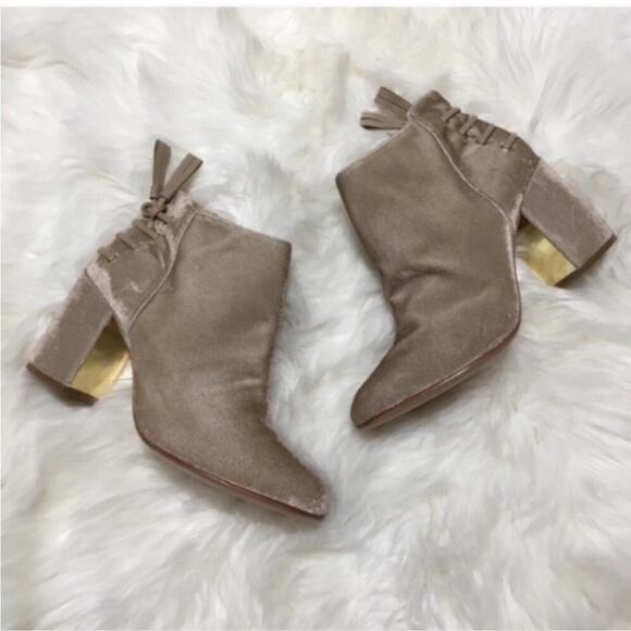 Rachel Zoe Nude Color Twiggy Velvet Lace-Up Bootie Size 9.5 - Picture 1 of 8